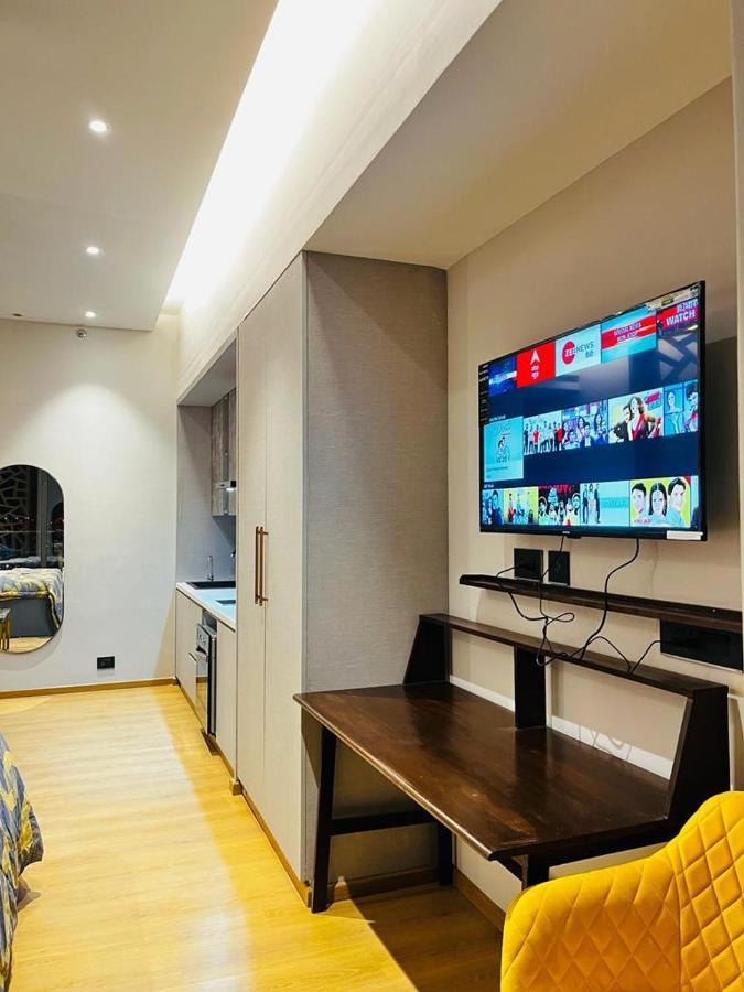 Luxe Apartment By Hey Studio'S Ghaziabad Eksteriør bilde