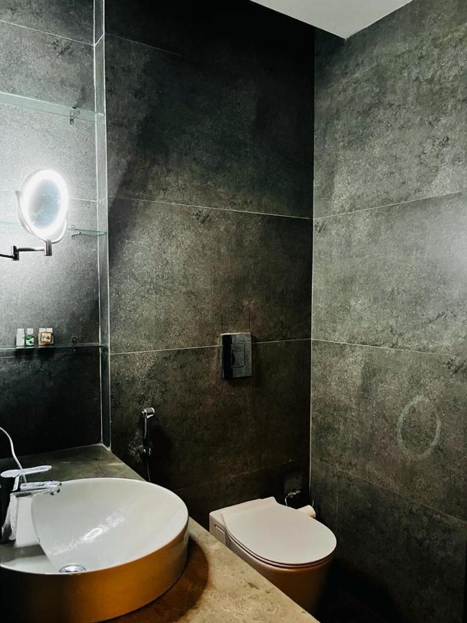 Luxe Apartment By Hey Studio'S Ghaziabad Eksteriør bilde